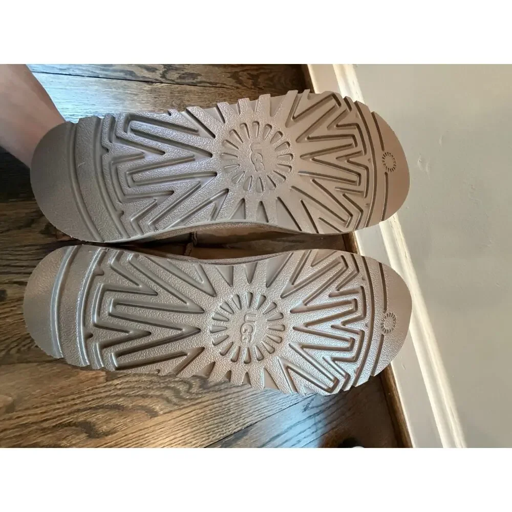 Ugg Austrialia Ultra Mini Chestnut Women's Sz 8 NEW